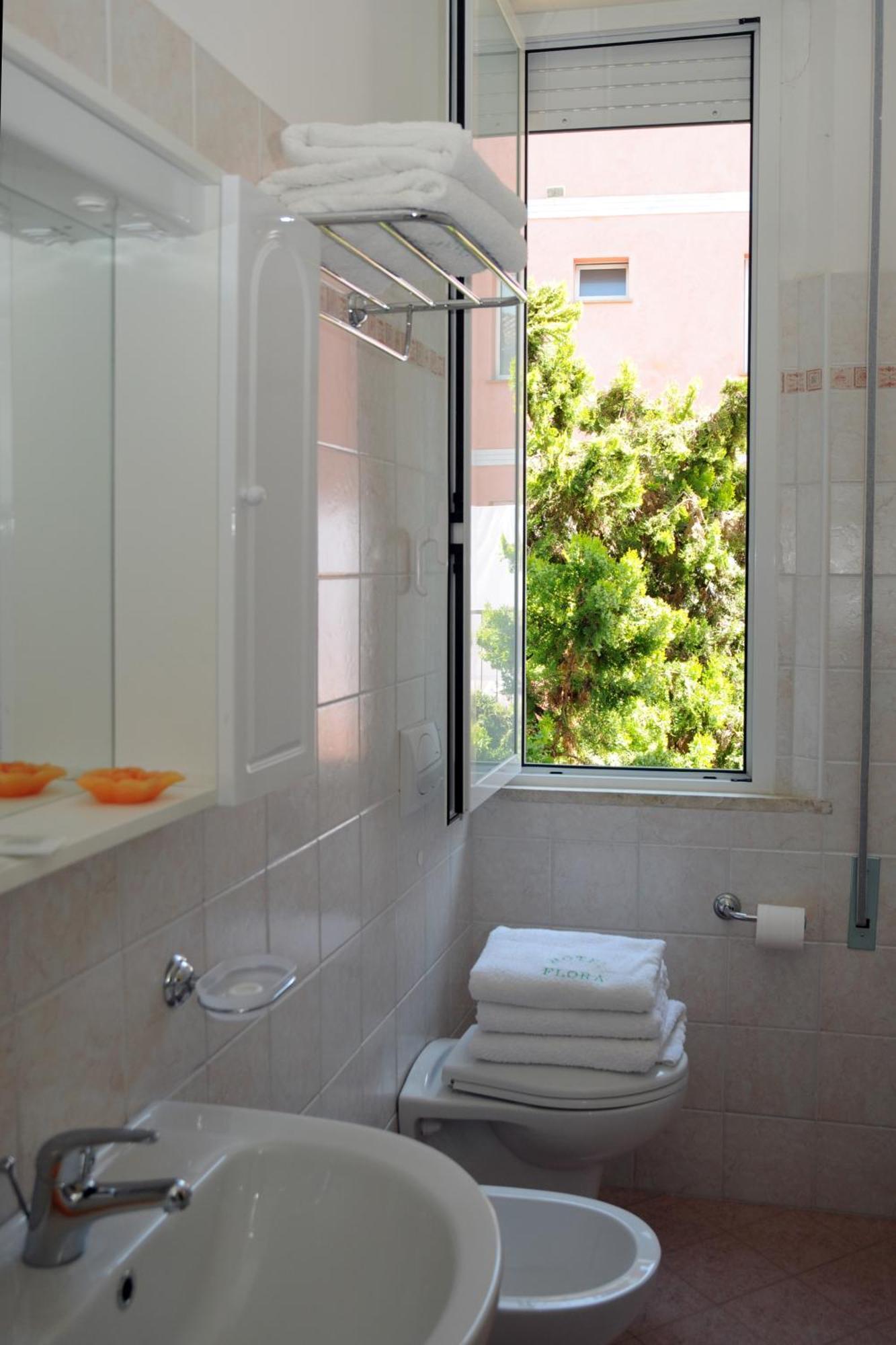 Hotel Flora Bellaria-Igea Marina Zewnętrze zdjęcie