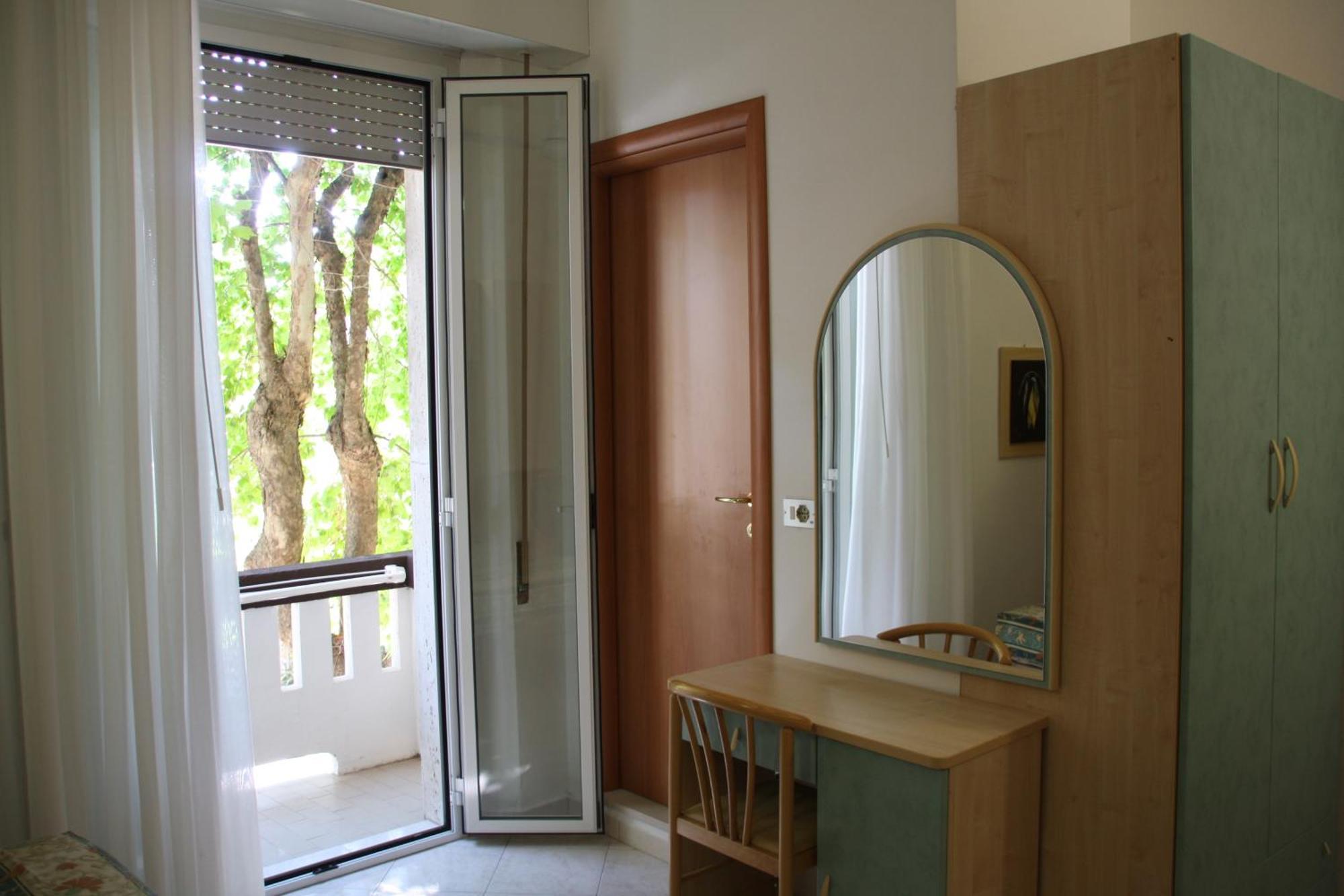 Hotel Flora Bellaria-Igea Marina Pokój zdjęcie