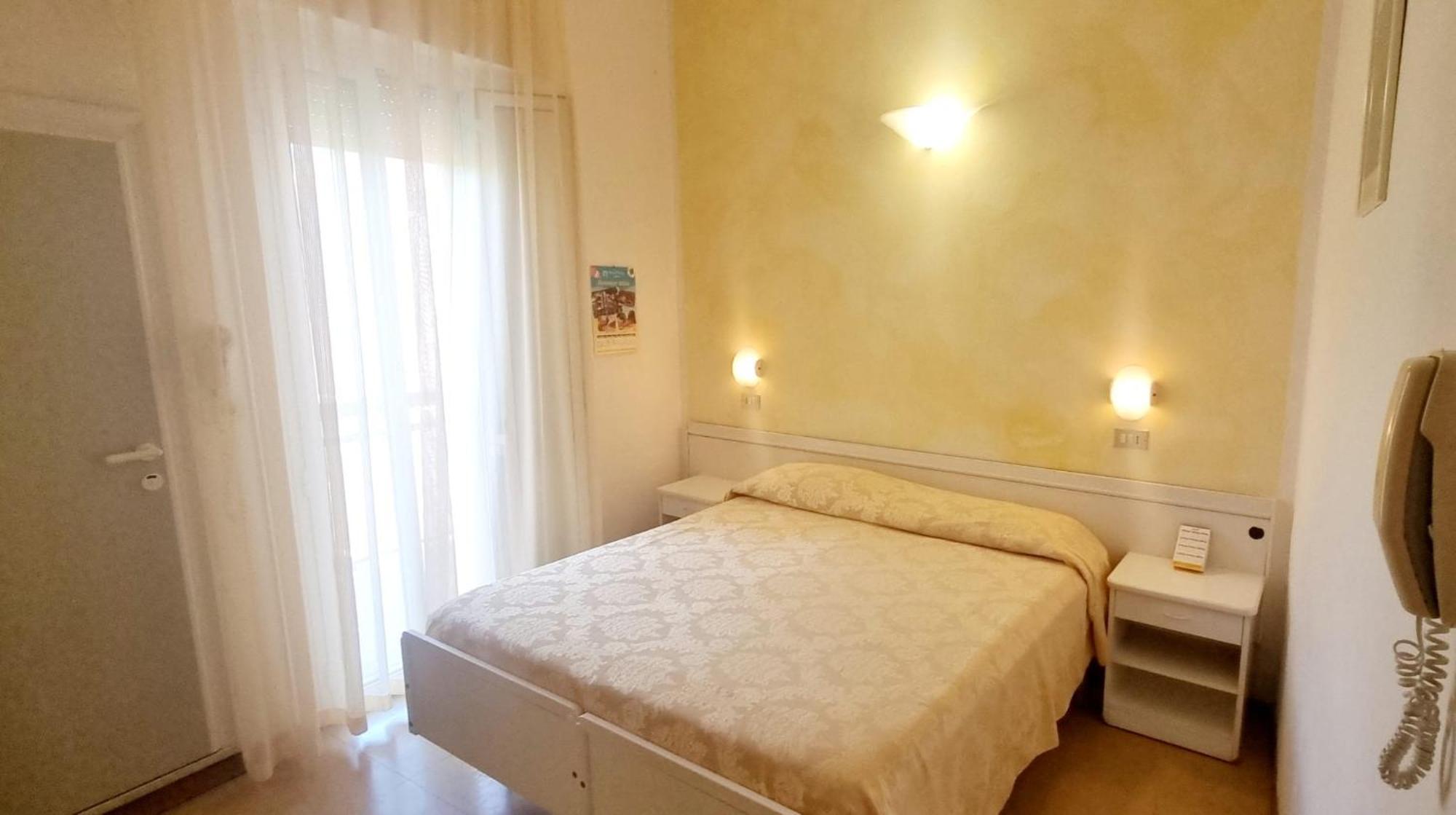 Hotel Flora Bellaria-Igea Marina Pokój zdjęcie