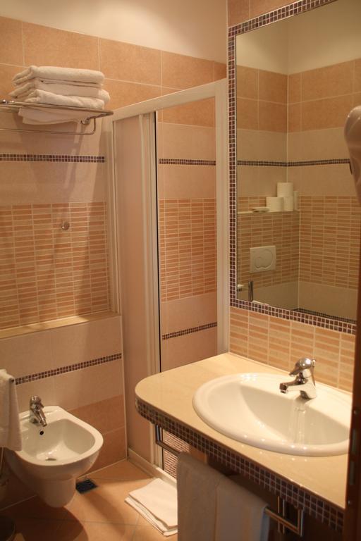 Hotel Flora Bellaria-Igea Marina Pokój zdjęcie