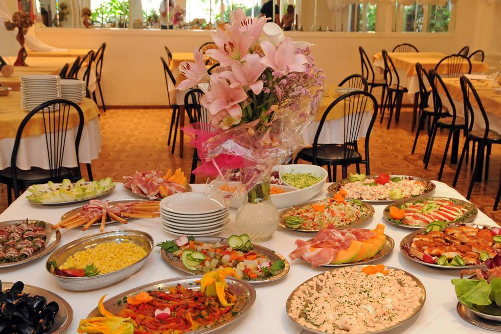 Hotel Flora Bellaria-Igea Marina Zewnętrze zdjęcie