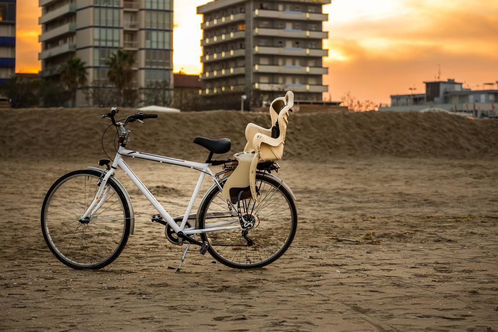 Hotel Flora Bellaria-Igea Marina Zewnętrze zdjęcie