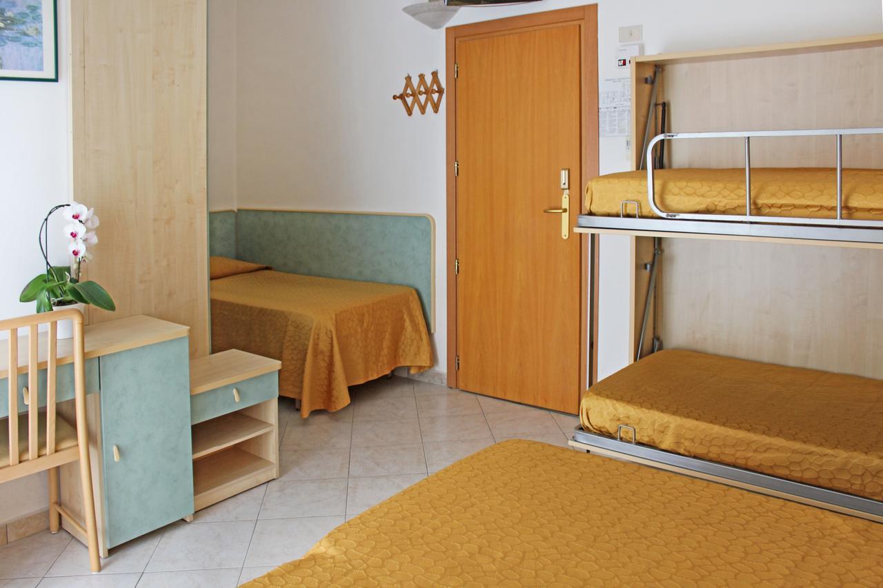 Hotel Flora Bellaria-Igea Marina Zewnętrze zdjęcie